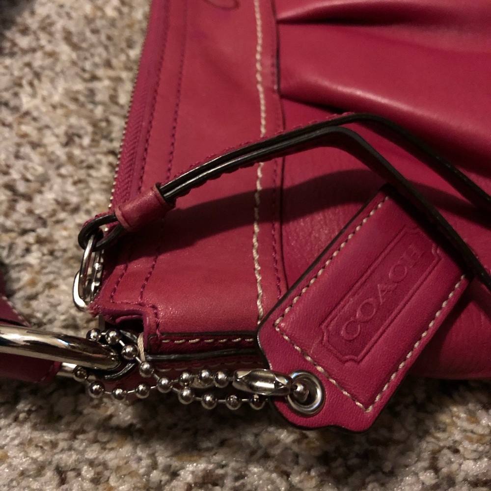 Cute Coach Handbag - Picture 7 of 7